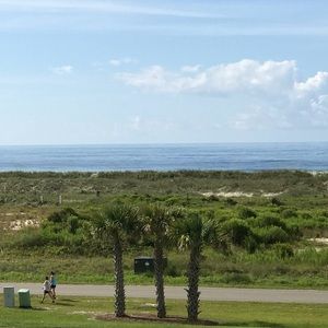 Meet your Posher, Lee